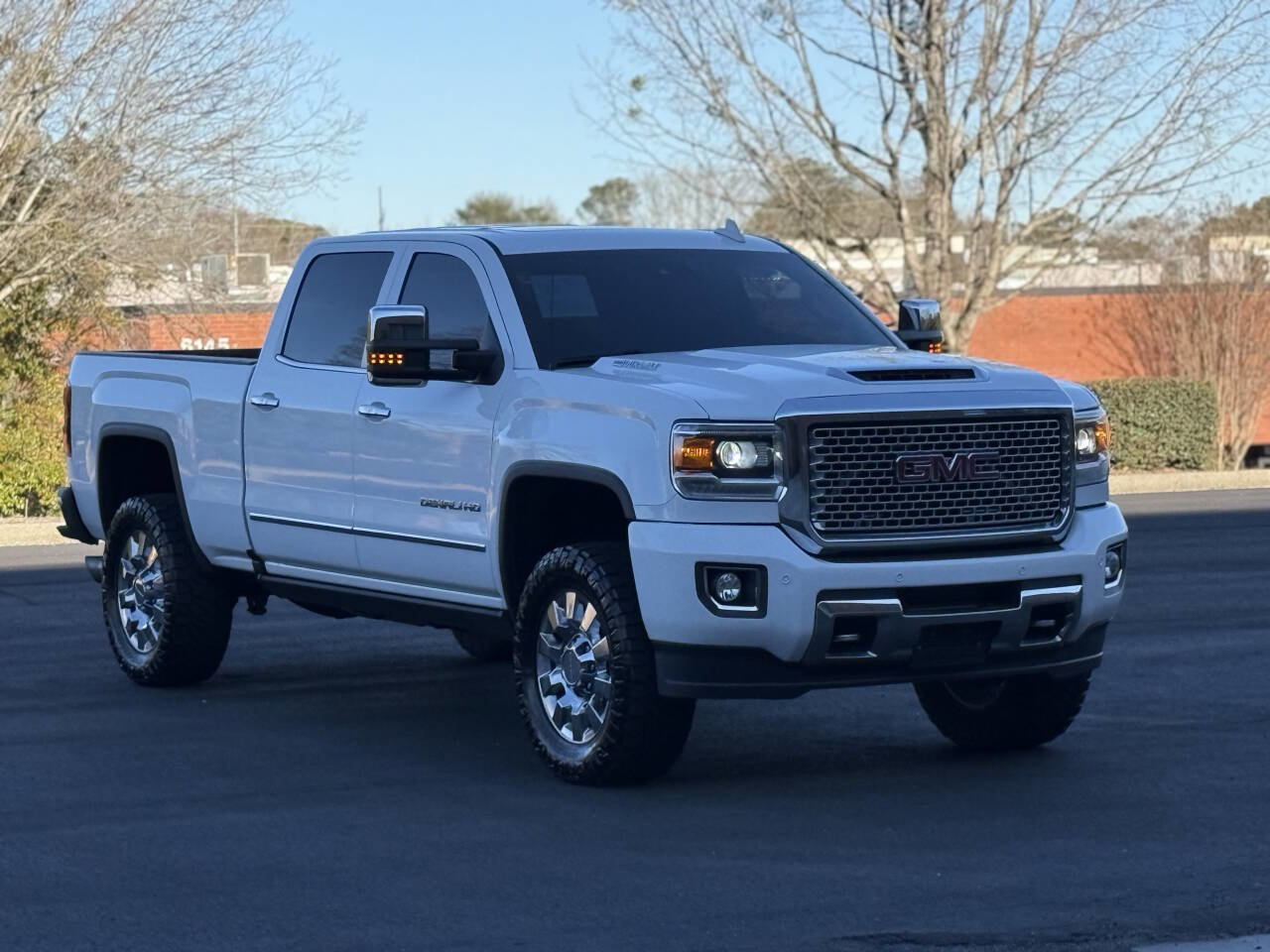 Used 2017 GMC Sierra 2500 Denali w/ Duramax Plus Package AWD/4WD image 4