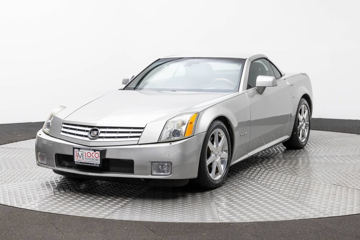 Used 2007 Cadillac XLR RWD image 12