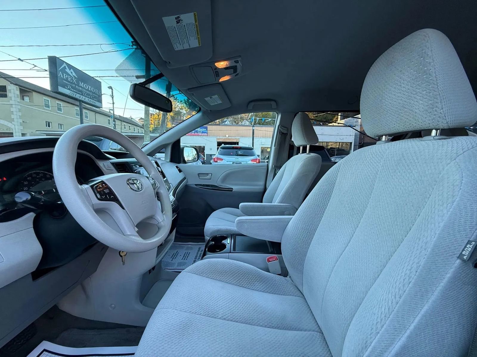 Used 2013 Toyota Sienna LE image 21