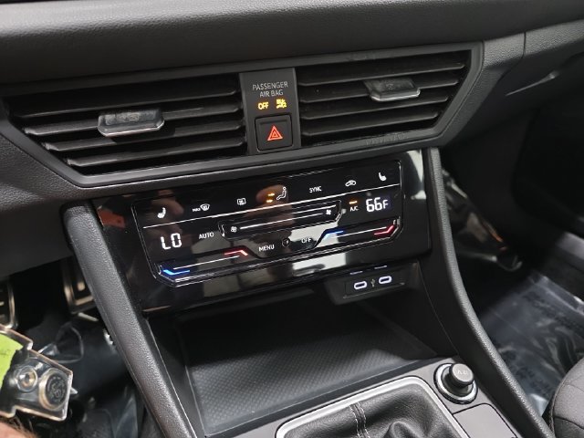 Used 2025 Volkswagen Jetta Sport FWD image 24