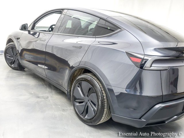 Used 2026 Tesla Model Y AWD image 10