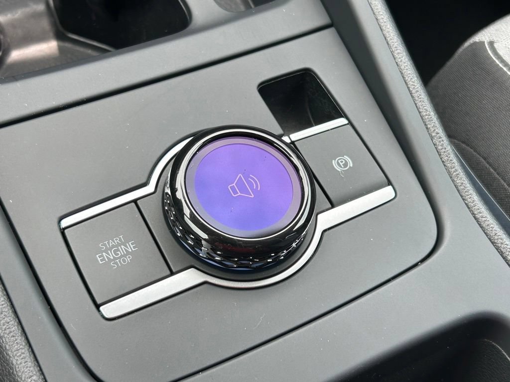 Certified 2025 Volkswagen Tiguan S FWD image 31