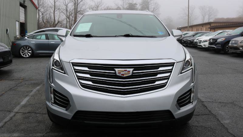 Used 2017 Cadillac XT5 FWD image 2