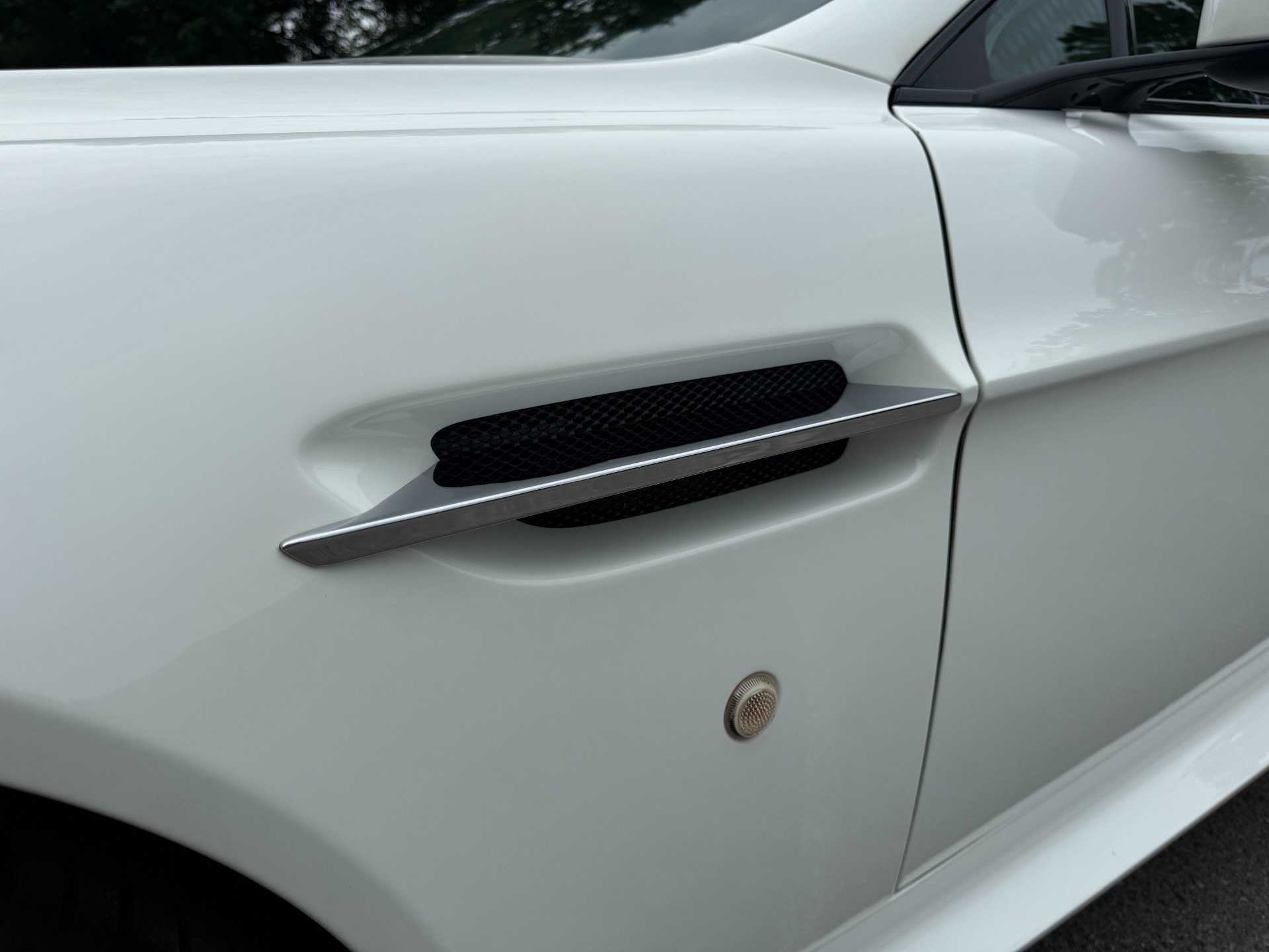 Used 2015 Aston Martin V8 Vantage GT RWD image 46