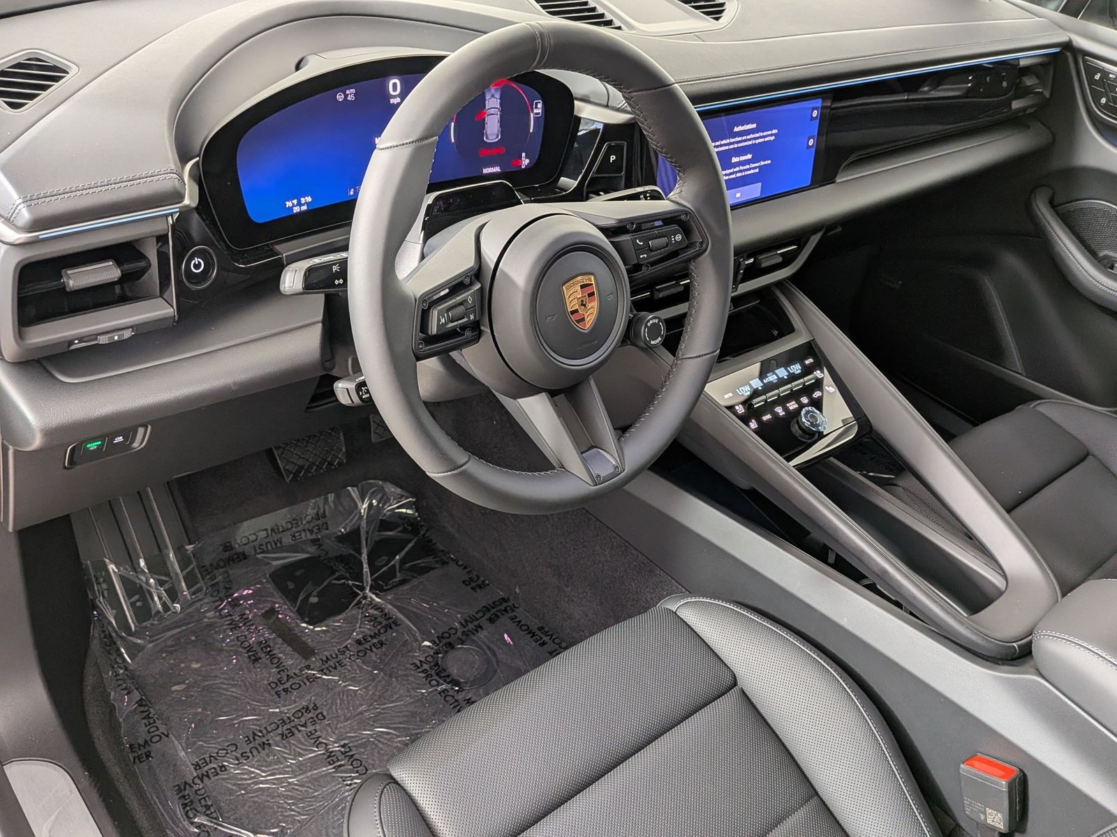 New 2026 Porsche Macan Electric RWD image 4