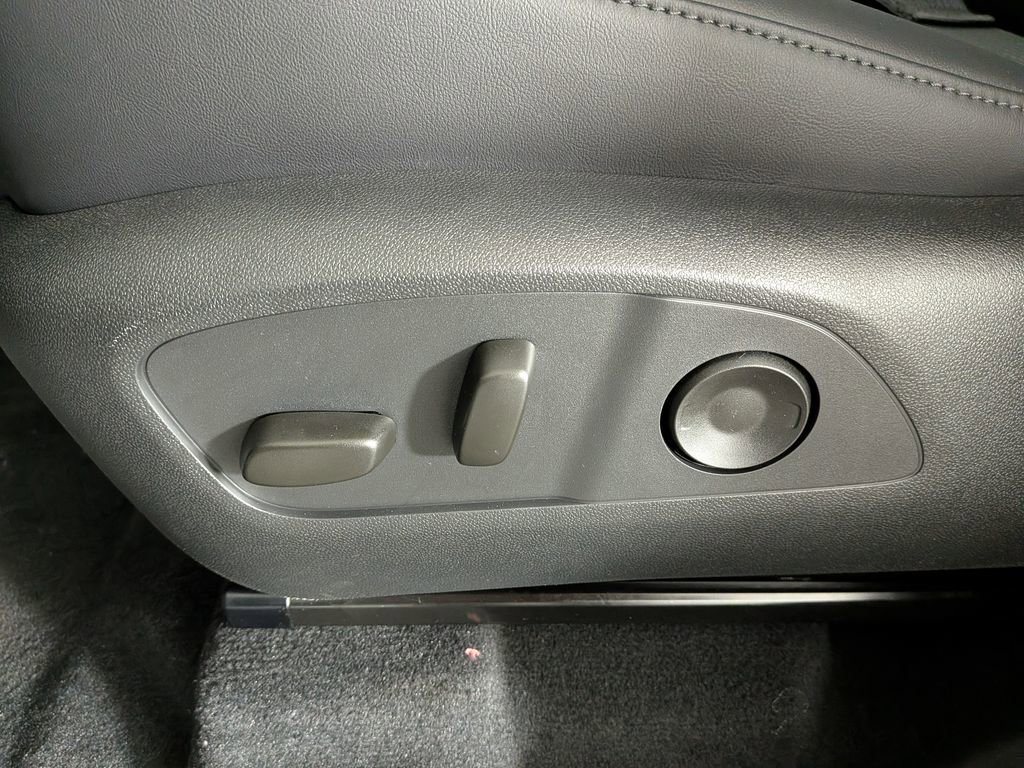 New 2026 GMC Acadia Elevation image 17