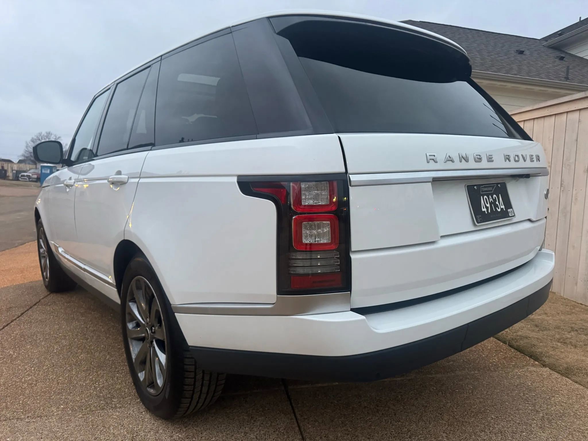 Used 2016 Land Rover Range Rover image 4