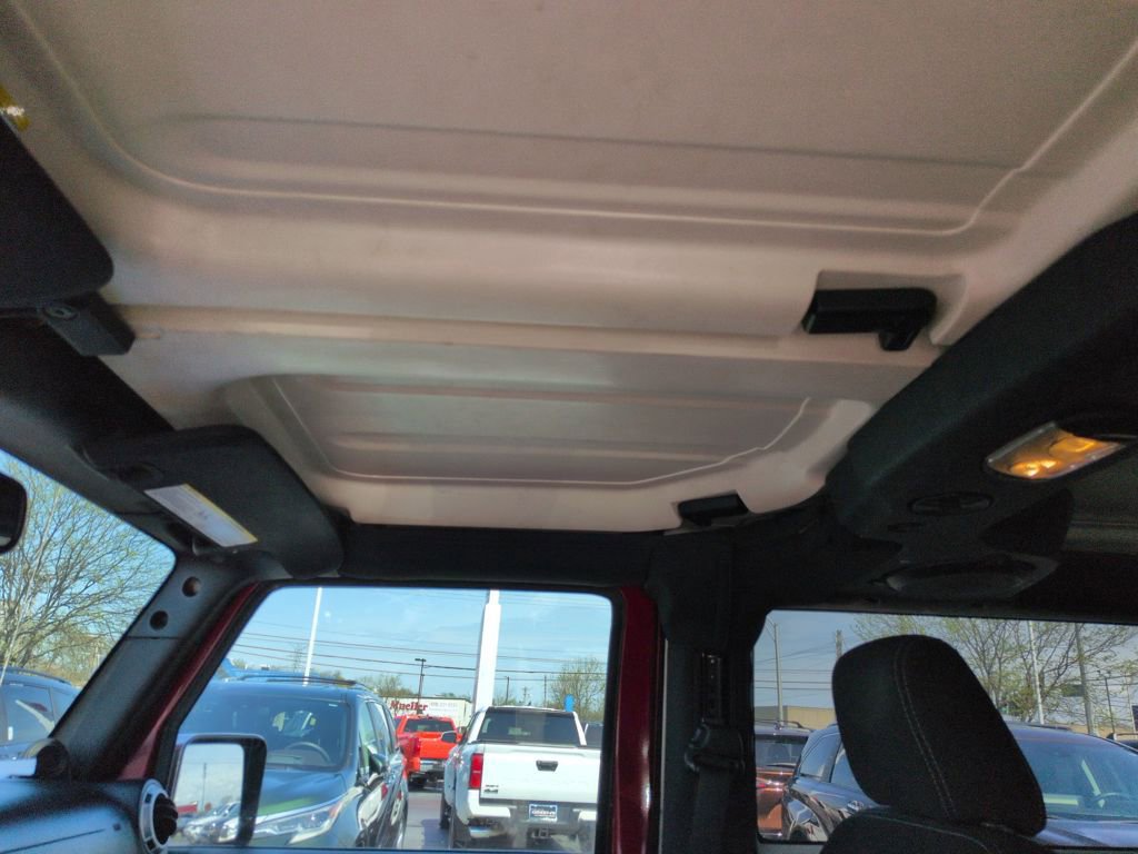 Used 2013 Jeep Wrangler Sahara image 18