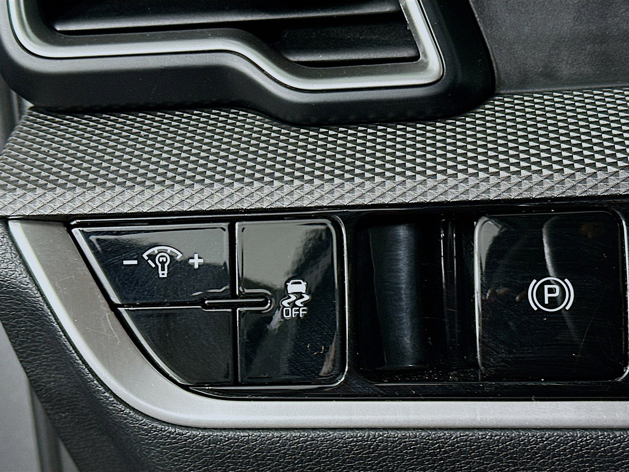 Used 2025 Kia Sportage LX image 16