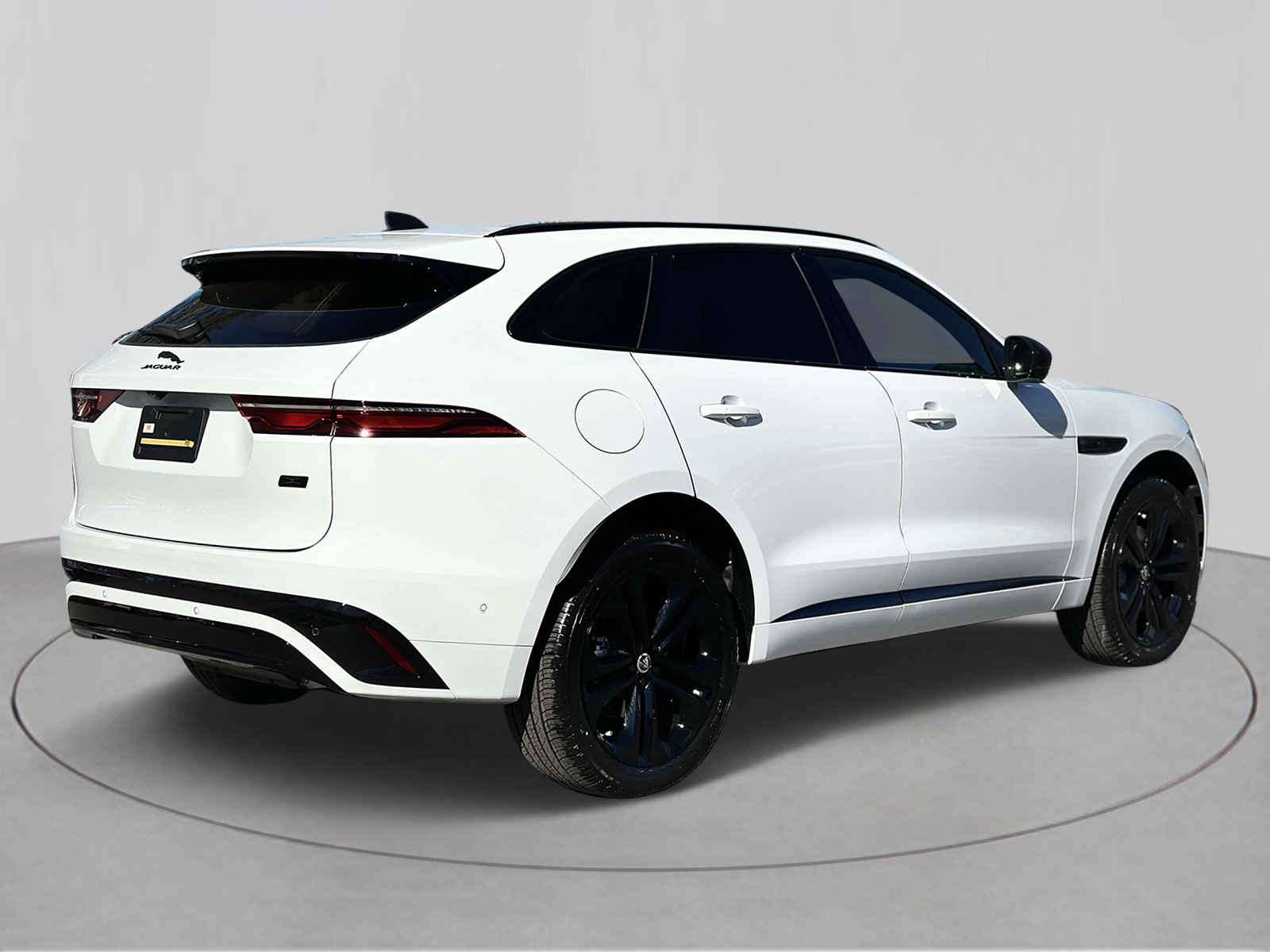 New 2026 Jaguar F-PACE R-Dynamic S image 4