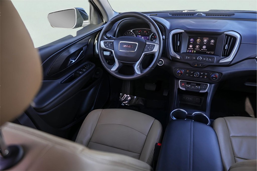 Used 2023 GMC Terrain SLE w/ Driver Convenience Package image 28