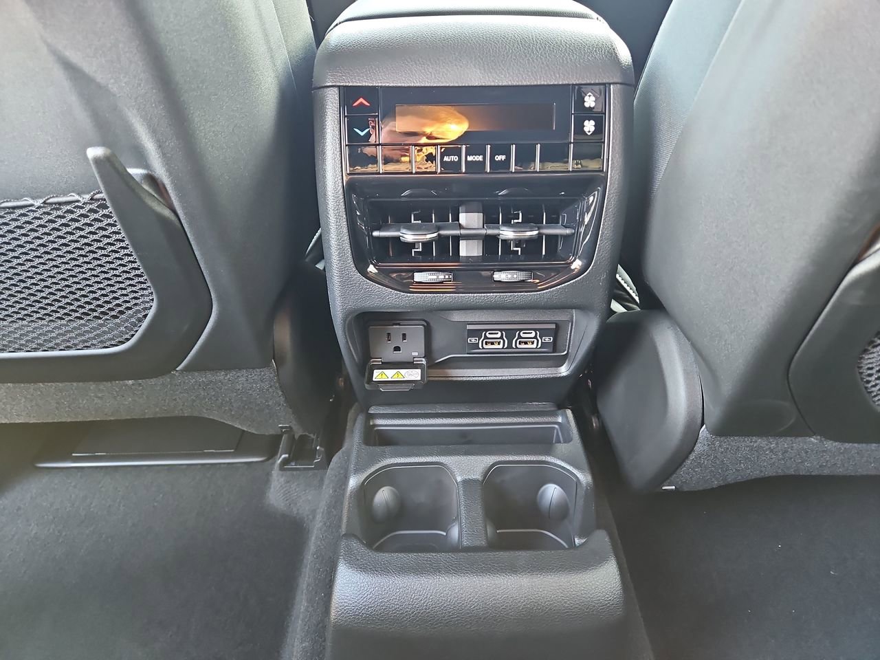 New 2025 Jeep Grand Cherokee L Laredo image 16