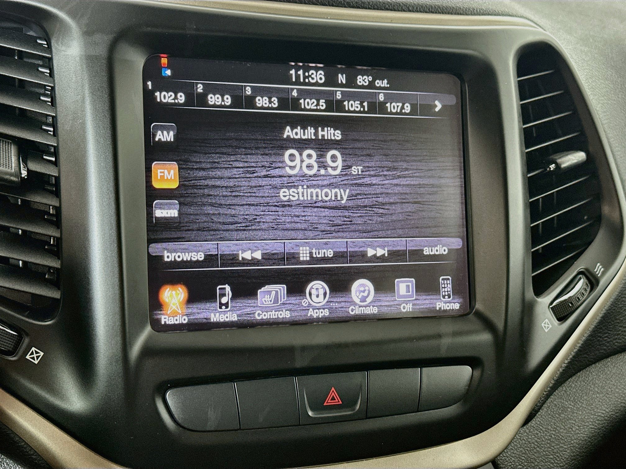 Used 2014 Jeep Cherokee Latitude w/ Cold Weather Group FWD image 14