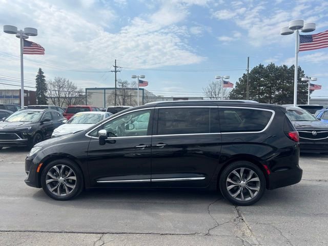 Used 2018 Chrysler Pacifica Limited w/ Tire & Wheel Group image 8