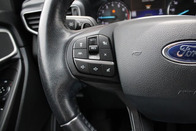 Used 2020 Ford Explorer XLT w/ Equipment Group 202A AWD/4WD image 11