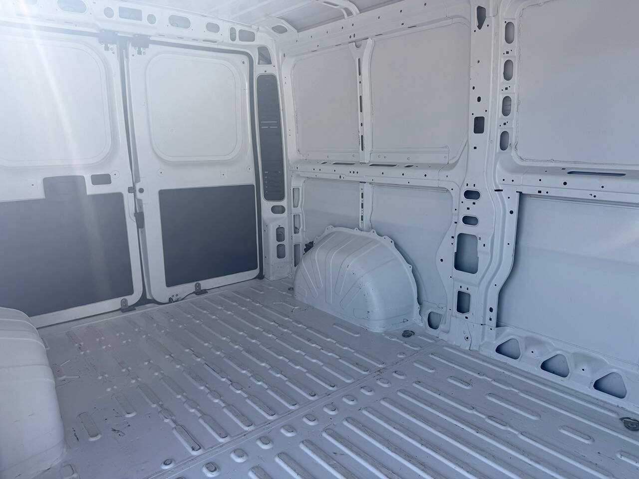 Used 2025 RAM ProMaster 2500 w/ Convenience Group FWD image 25