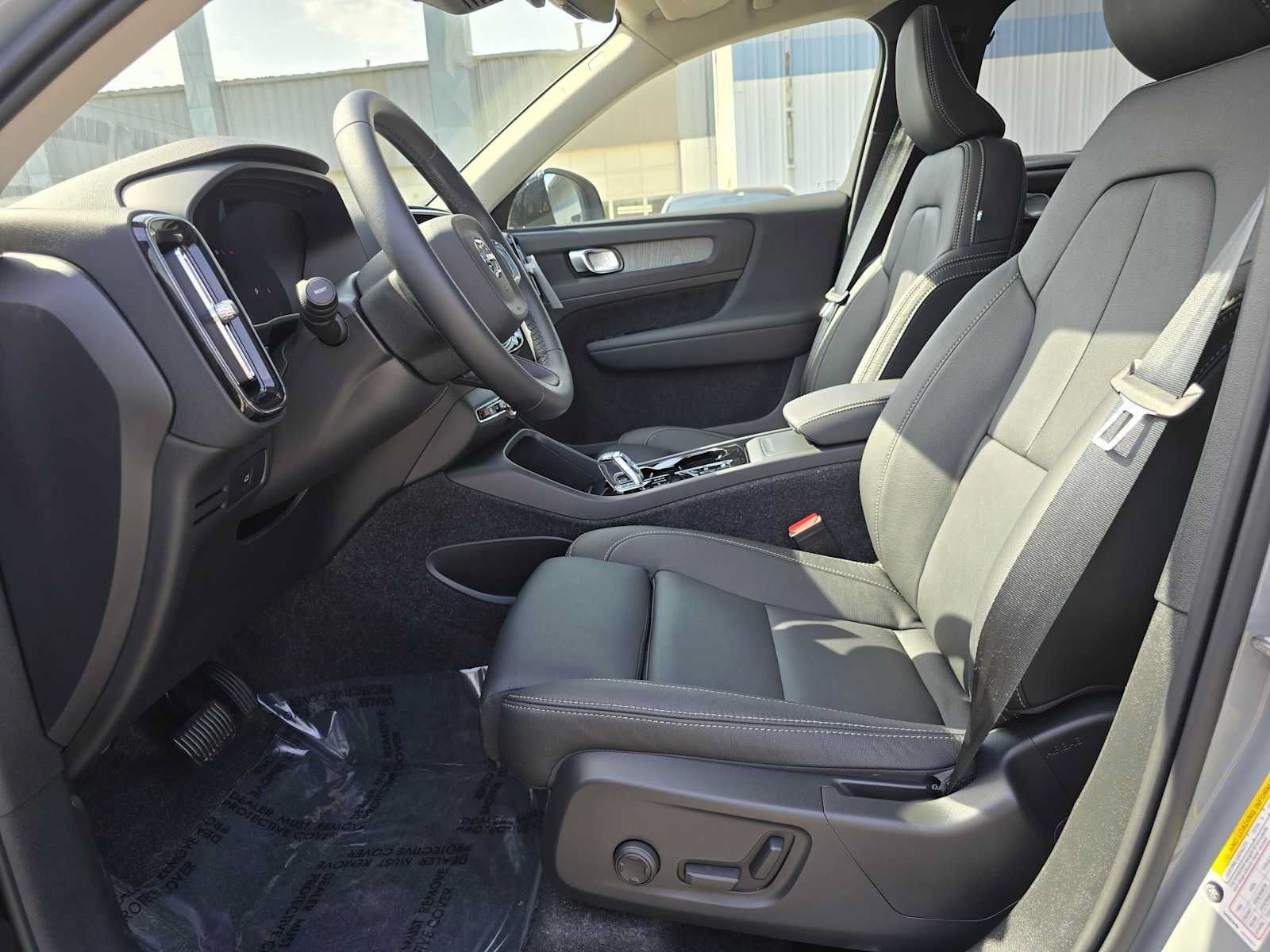 Used 2026 Volvo XC40 B5 Plus w/ Protection Package Premier AWD/4WD image 17