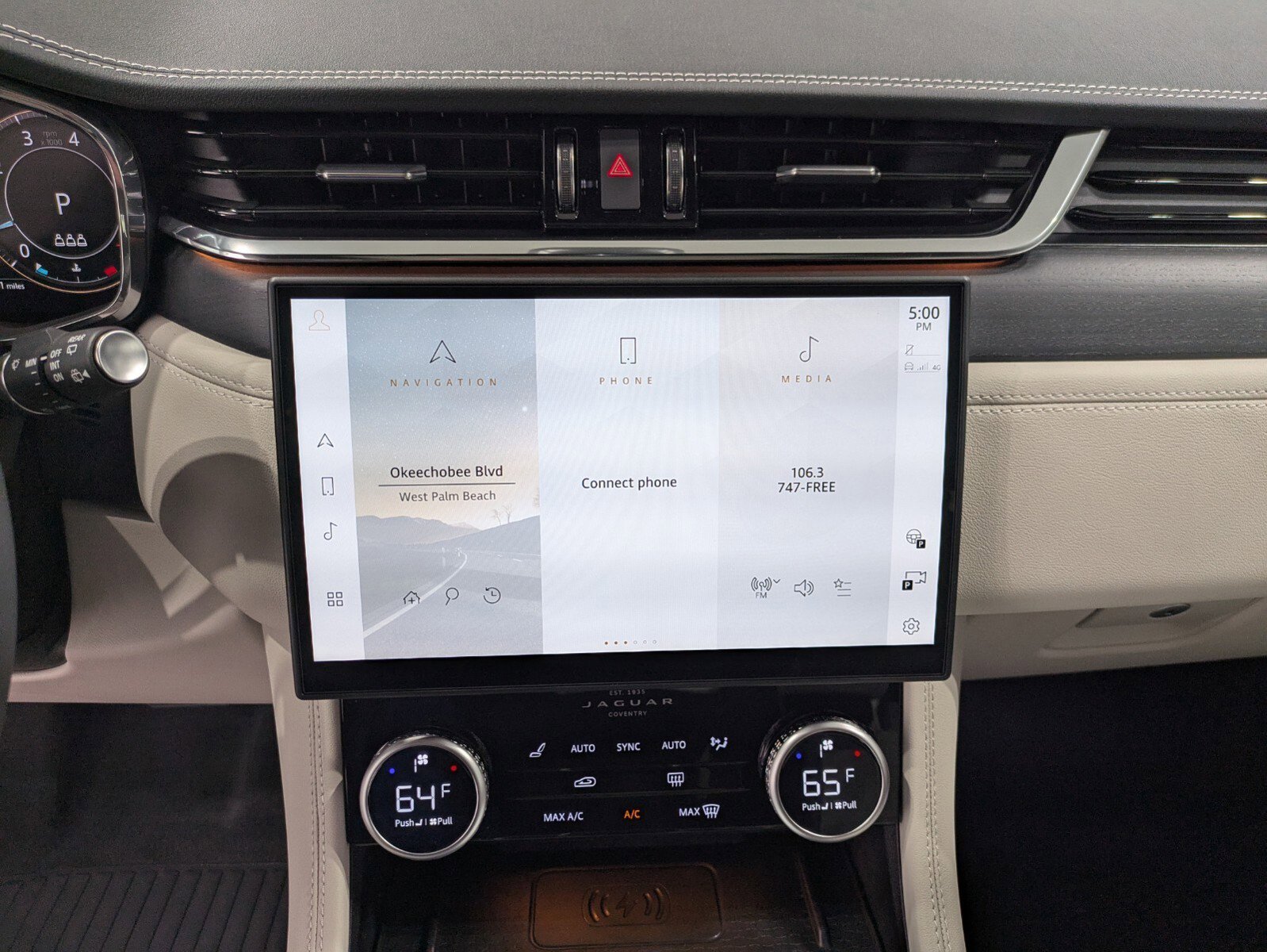 New 2026 Jaguar F-PACE R-Dynamic S image 17