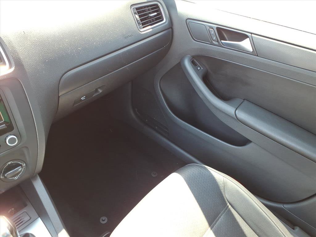 Used 2014 Volkswagen Jetta SE FWD image 34