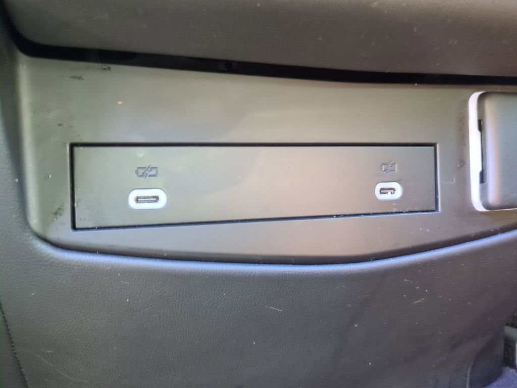 Used 2022 Cadillac Escalade ESV Sport w/ Touring Package image 18