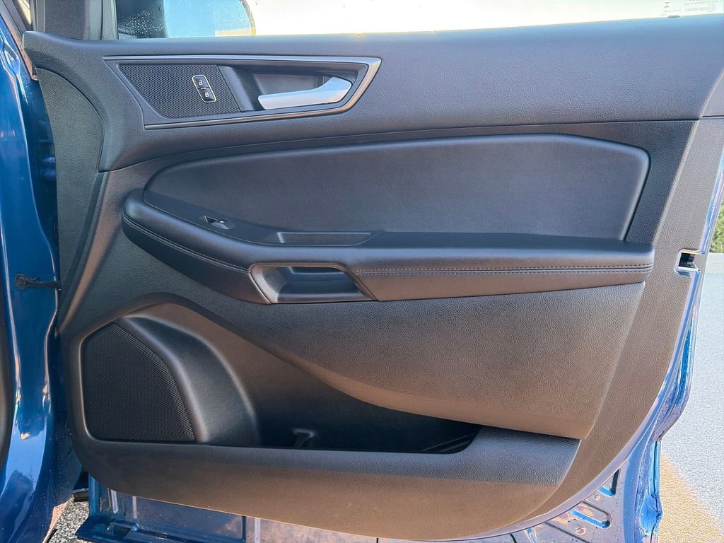 Used 2023 Ford Edge SE AWD/4WD image 9