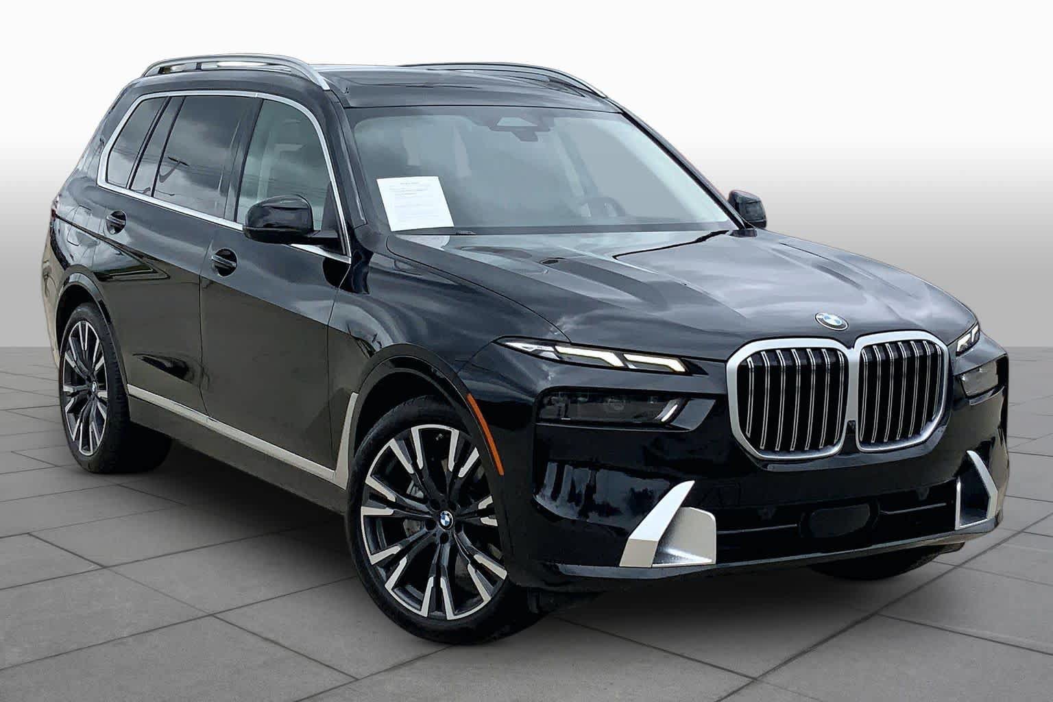 Used 2024 BMW X7 xDrive40i w/ Premium Package AWD/4WD image 3