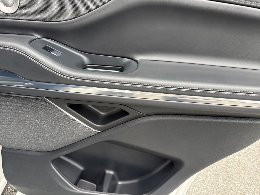 Used 2025 Lincoln Navigator Reserve w/ Jet Appearance Package image 16