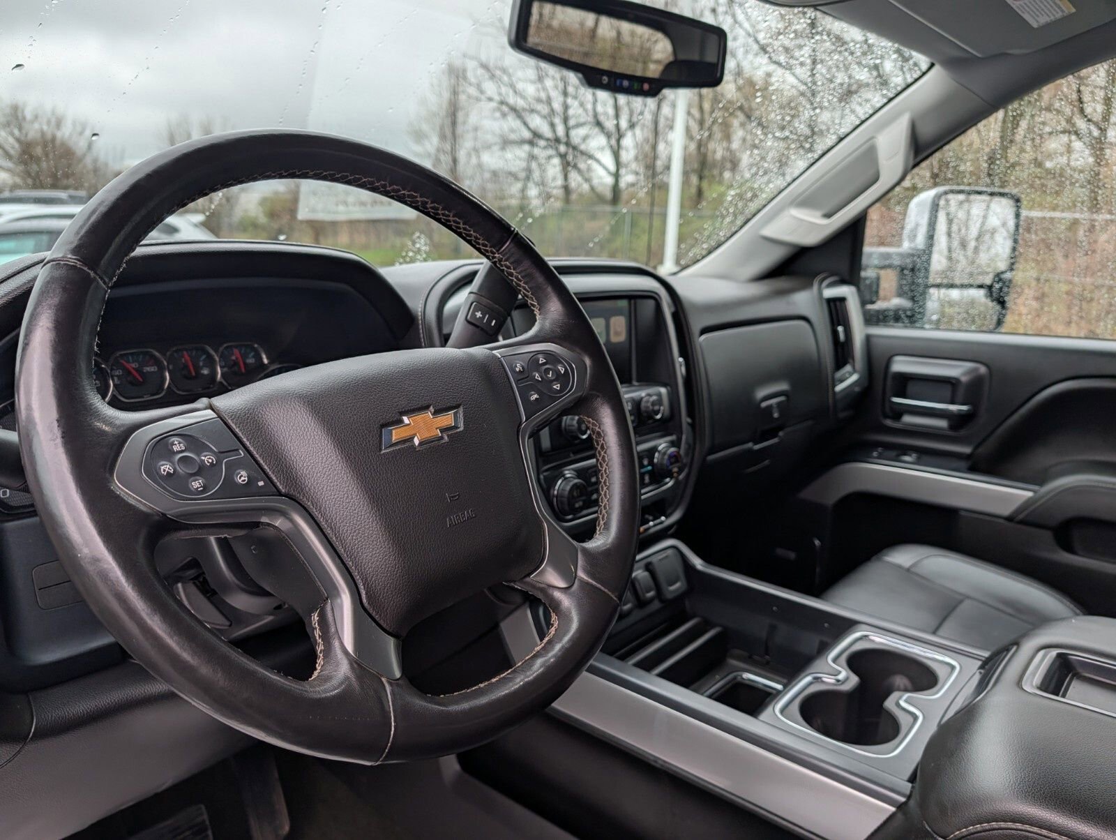 Used 2015 Chevrolet Silverado 2500 LTZ w/ LTZ Plus Package image 30