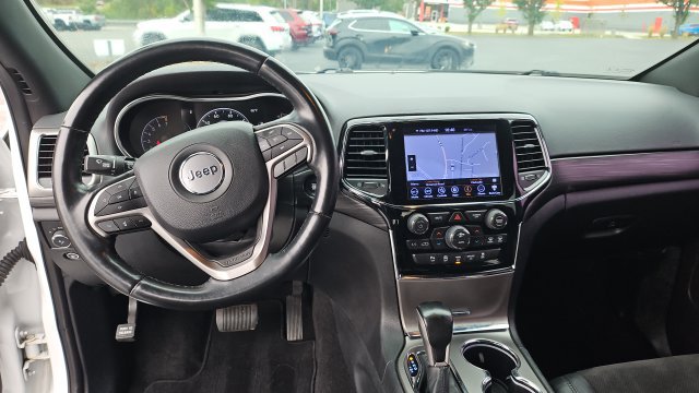 Used 2020 Jeep Grand Cherokee Altitude RWD image 7