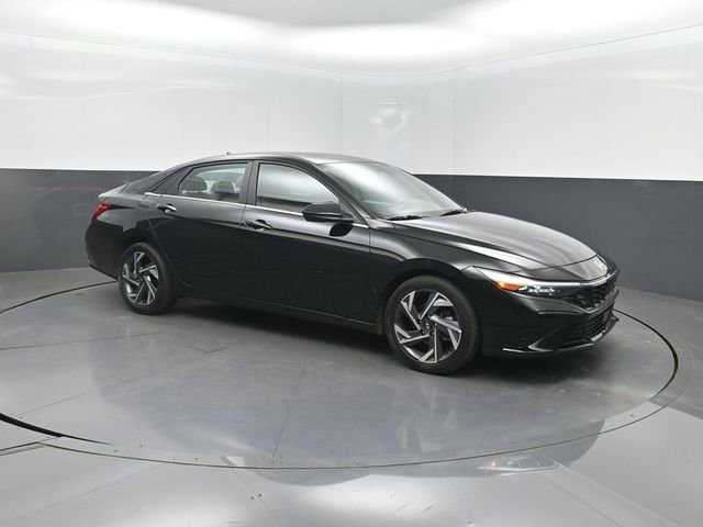 Used 2024 Hyundai Elantra SEL w/ Convenience Package FWD image 34