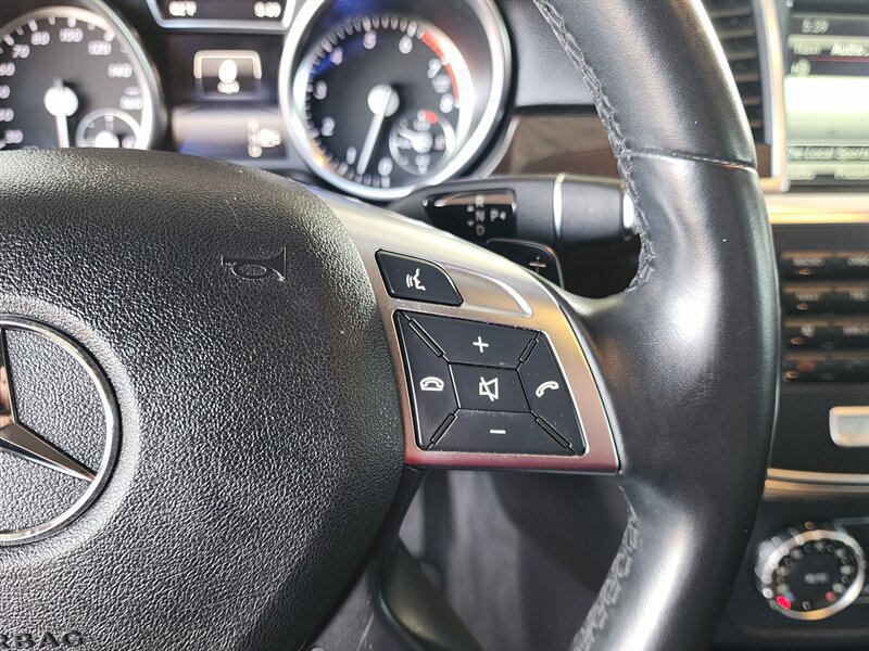 Used 2015 Mercedes-Benz ML 350 4MATIC w/ Premium 1 Package image 36