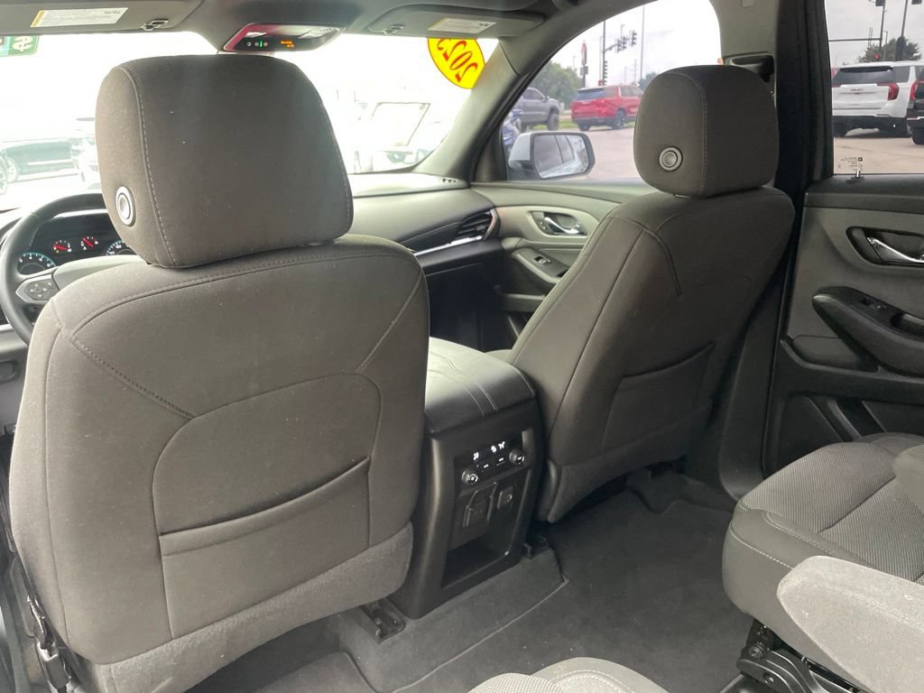 Used 2023 Chevrolet Traverse LT FWD image 36