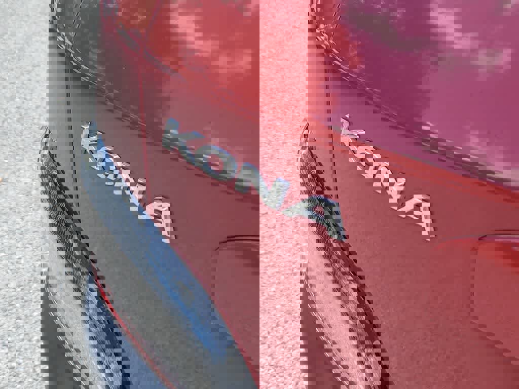 Used 2022 Hyundai Kona SE image 6