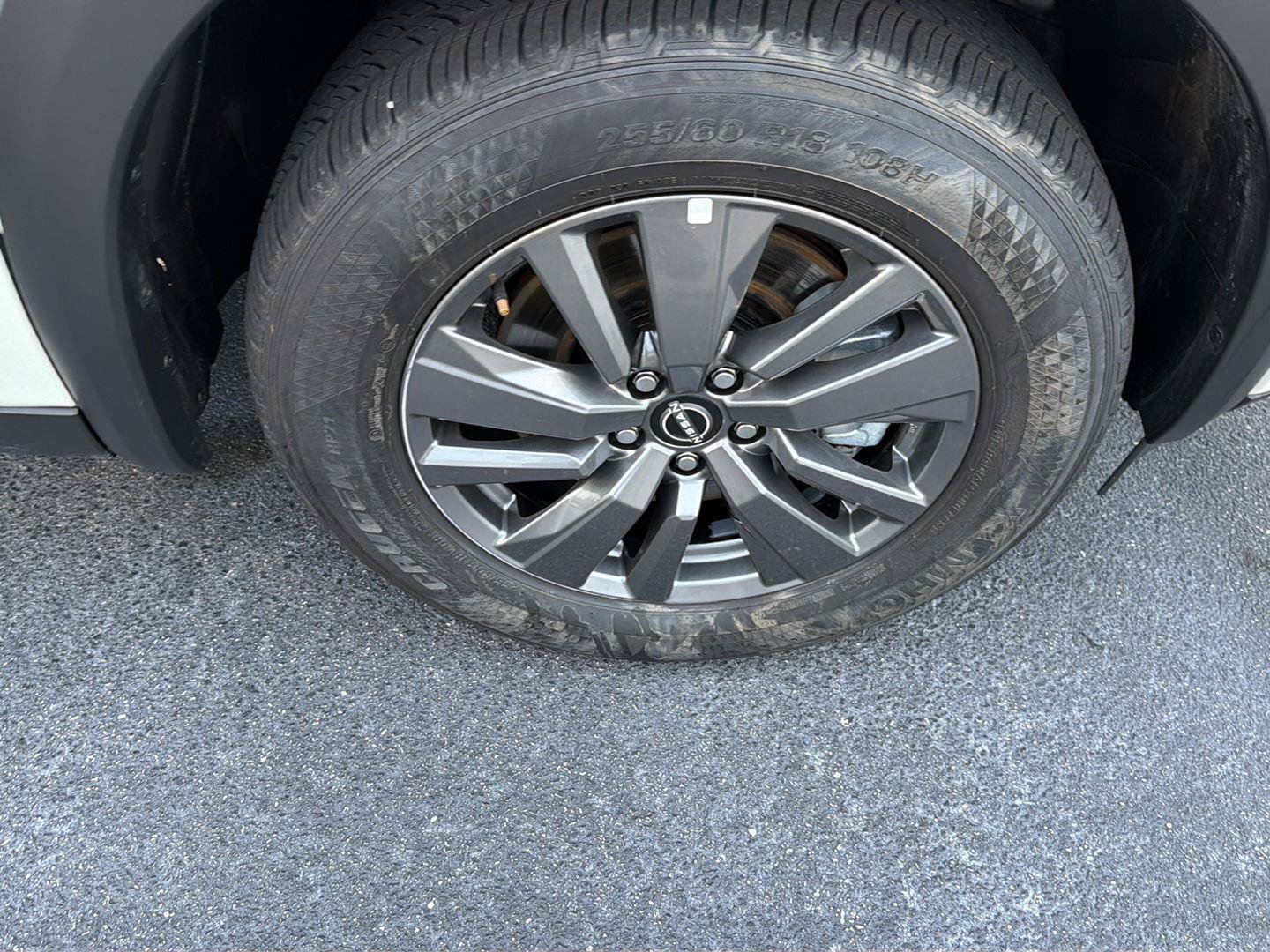 Used 2025 Nissan Pathfinder SV AWD/4WD image 41