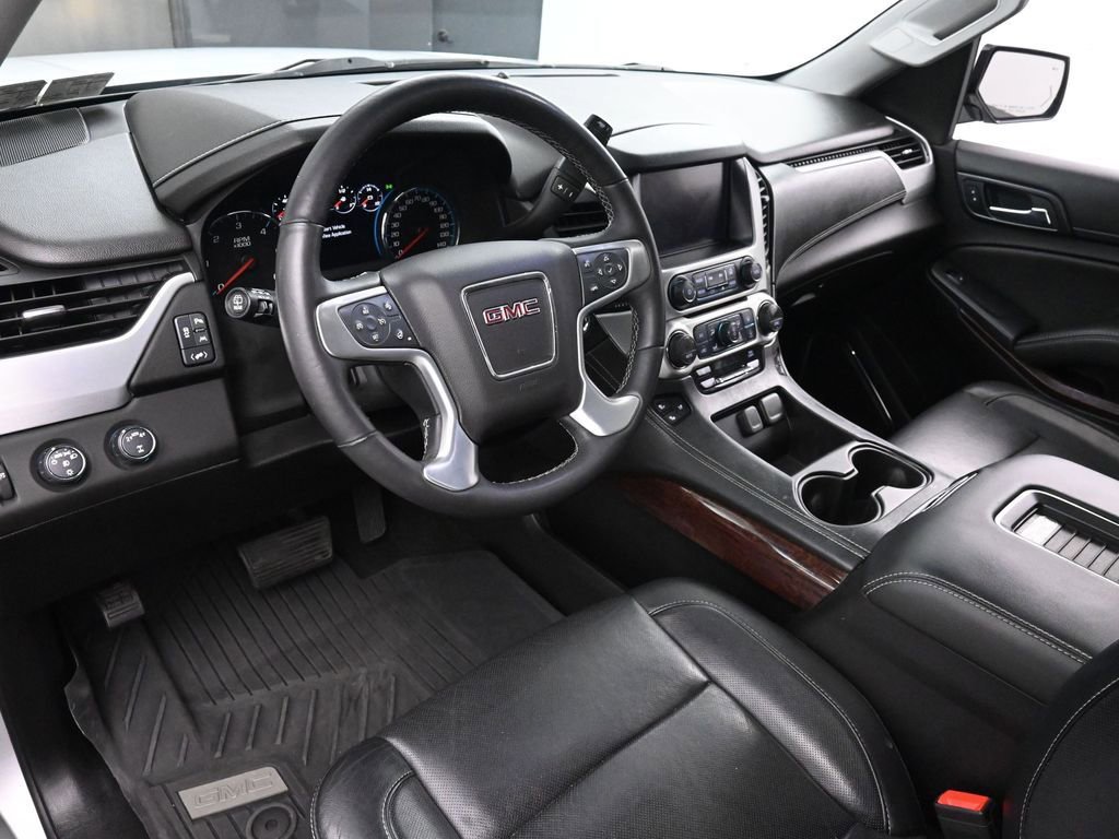 Used 2017 GMC Yukon SLT w/ Premium Edition image 14