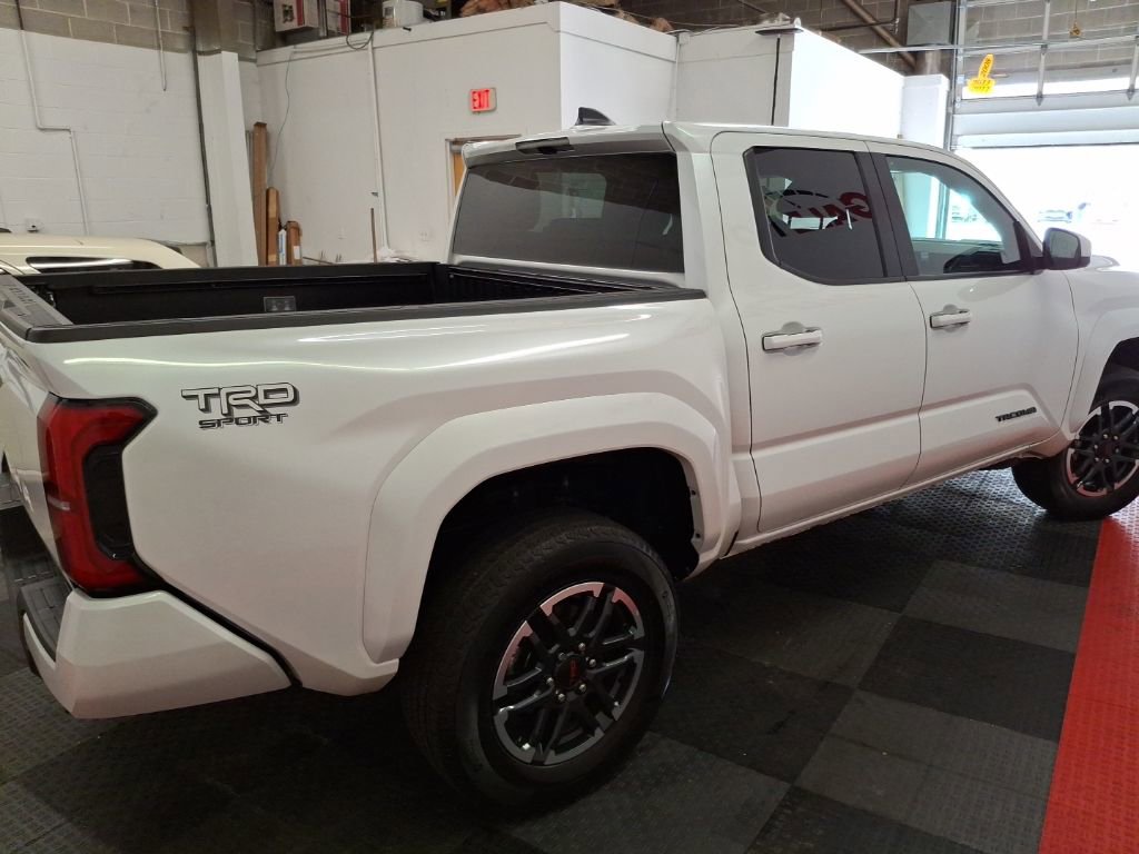 Used 2025 Toyota Tacoma TRD Sport AWD/4WD image 9