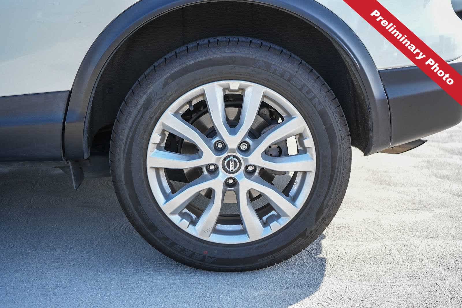 Used 2022 Nissan Rogue Sport SV w/ Technology Package FWD image 11
