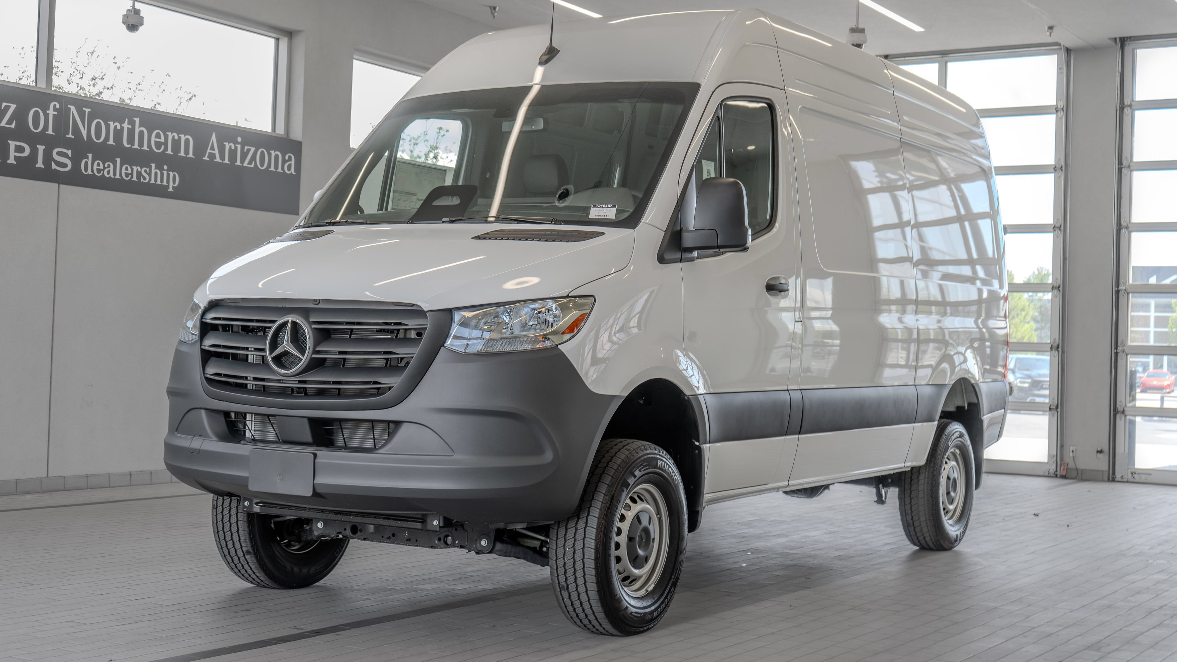 Used 2025 Mercedes-Benz Sprinter 2500 image 25