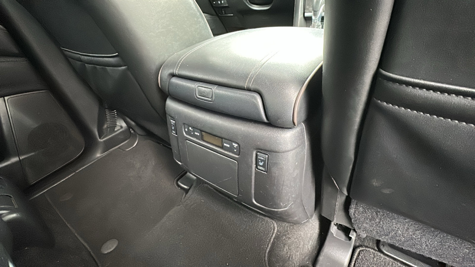 Used 2021 Nissan Armada Platinum w/ Captain's Chairs Package image 28