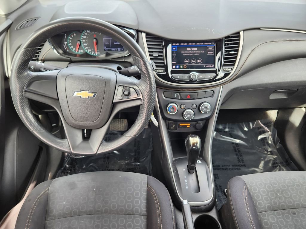 Used 2020 Chevrolet Trax LS AWD/4WD image 16