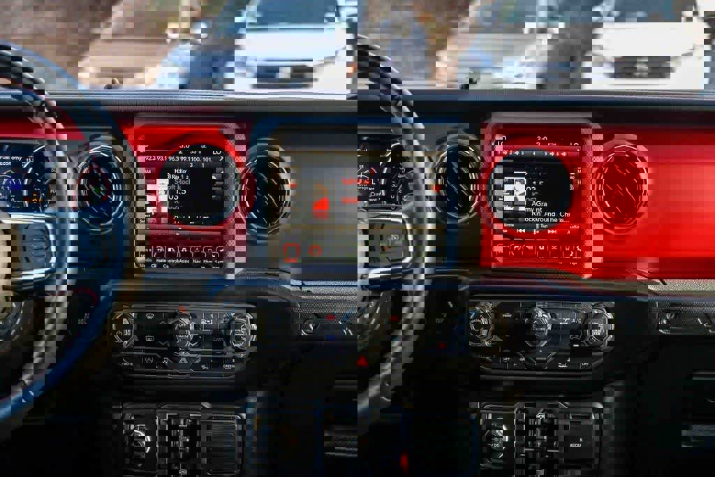 Used 2022 Jeep Wrangler Unlimited Rubicon w/ LED Lighting Group image 17