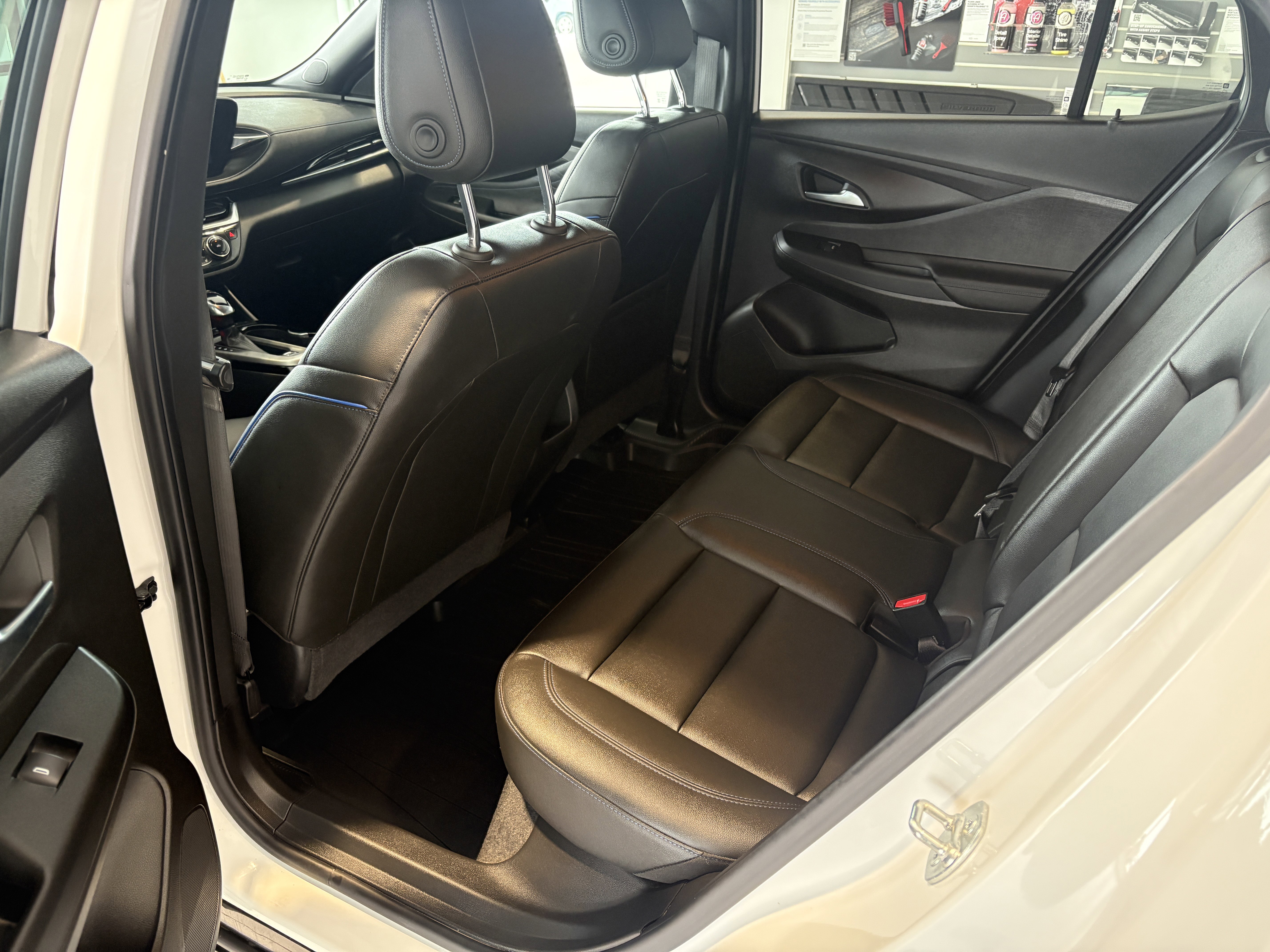 Used 2024 Buick Envista Sport Touring w/ Convenience I Package image 18