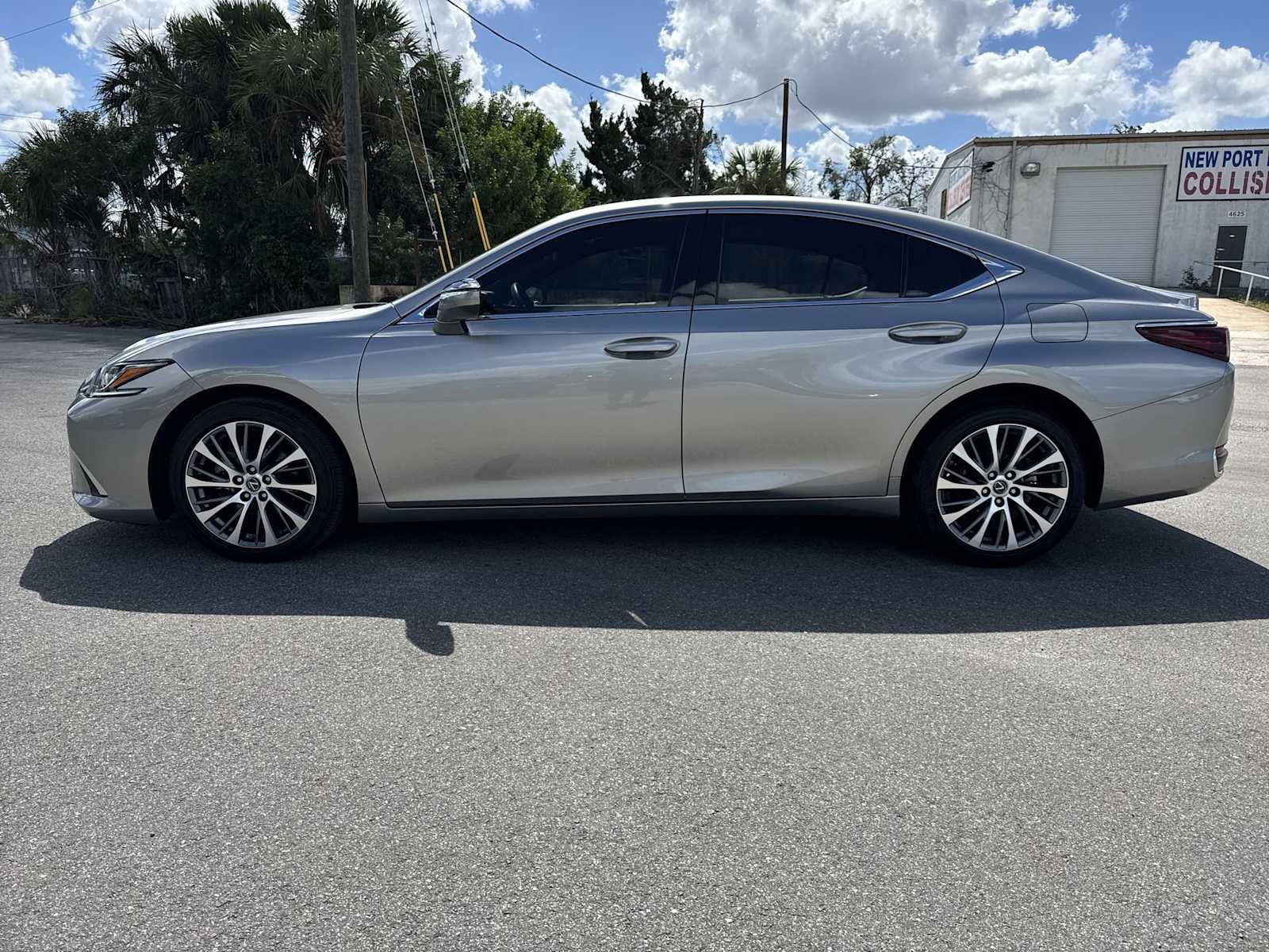 Used 2021 Lexus ES 250 w/ Premium Package image 3