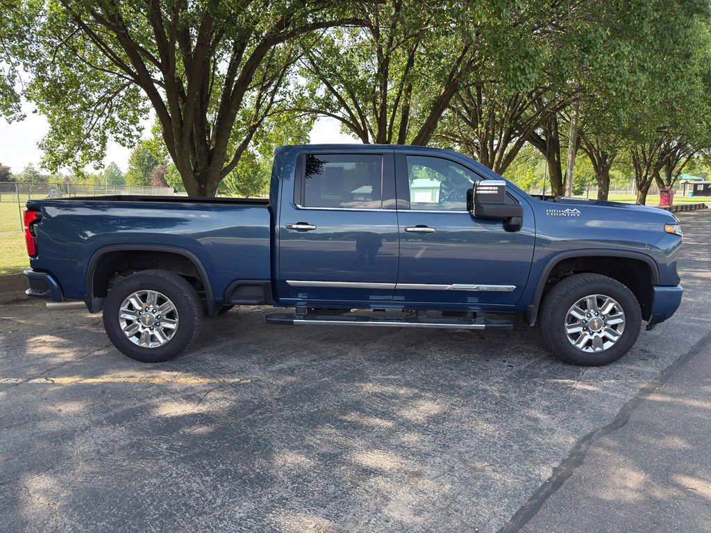 Used 2026 Chevrolet Silverado 2500 High Country w/ Technology Package AWD/4WD image 15