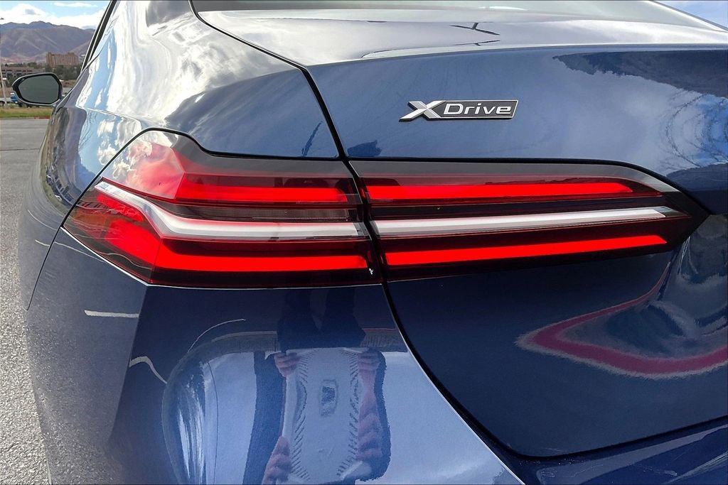 Used 2024 BMW 530i xDrive w/ Convenience Package AWD/4WD image 23