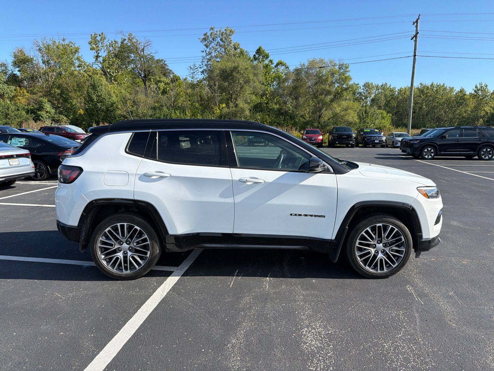 Used 2024 Jeep Compass Limited w/ Elite Group AWD/4WD image 7