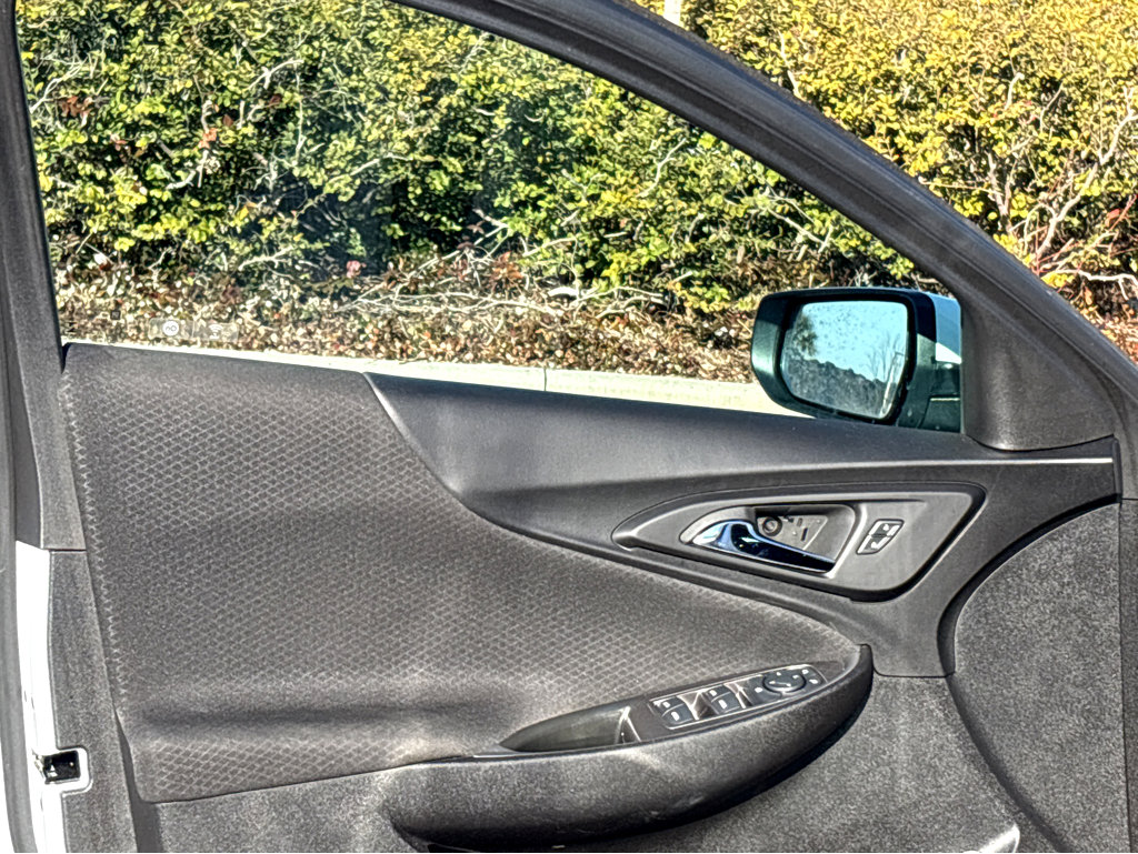 Used 2024 Chevrolet Malibu LT image 12