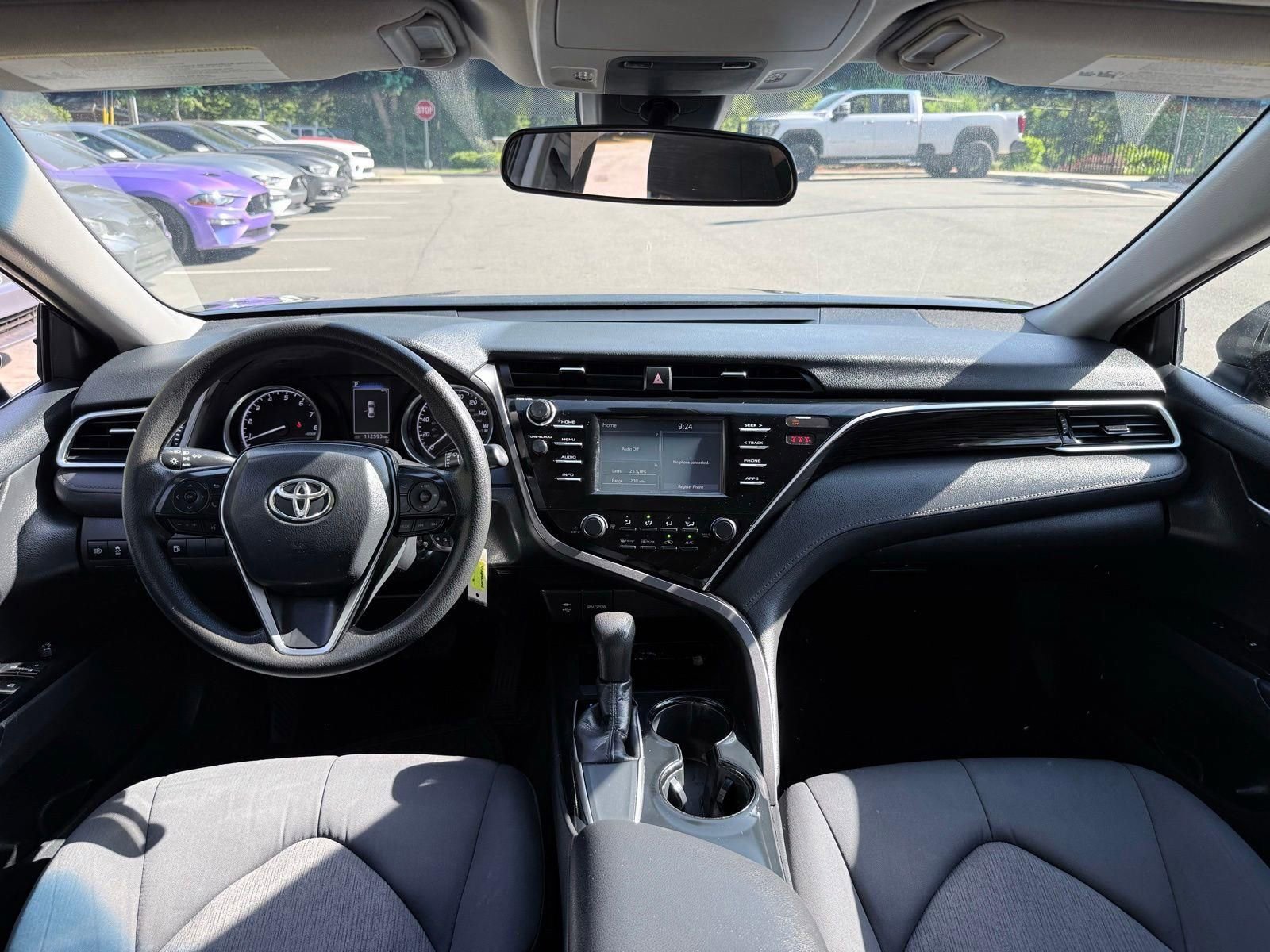 Used 2018 Toyota Camry LE FWD image 33