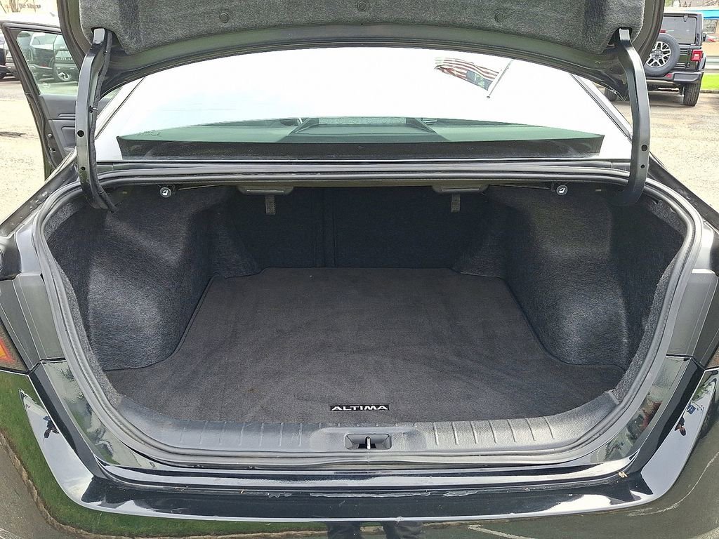Used 2025 Nissan Altima 2.5 SV image 28