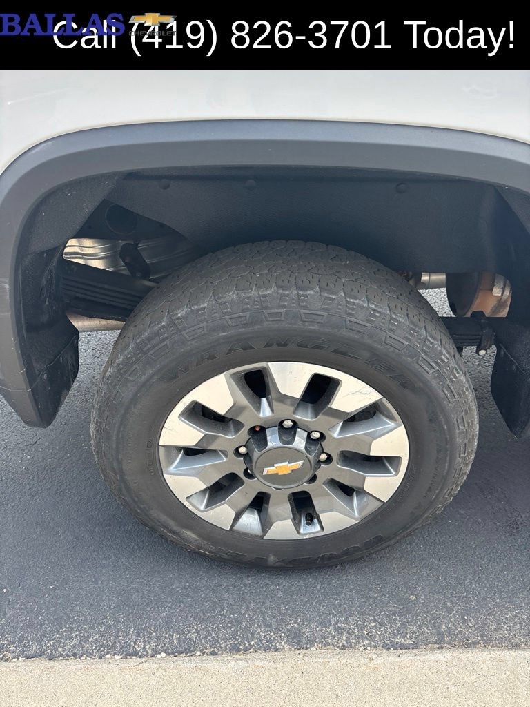 Used 2022 Chevrolet Silverado 2500 Custom w/ Custom Value Package AWD/4WD image 9